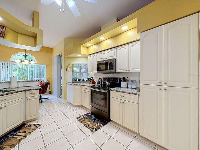 1 PLUMBAGO DRIVE, Homosassa, FL 34446