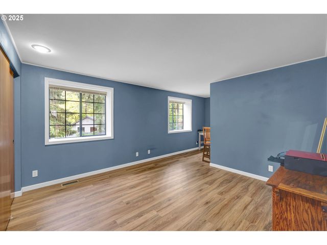 3828 ASHFORD Dr, Eugene, OR 97405