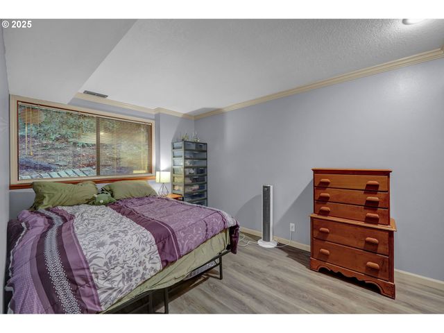 3828 ASHFORD Dr, Eugene, OR 97405