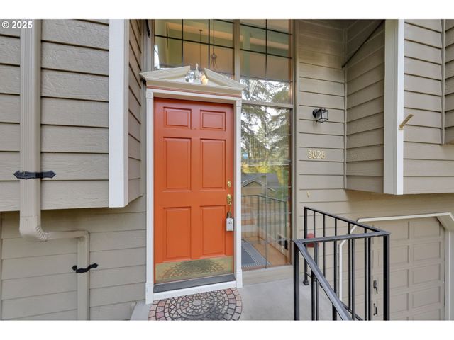 3828 ASHFORD Dr, Eugene, OR 97405