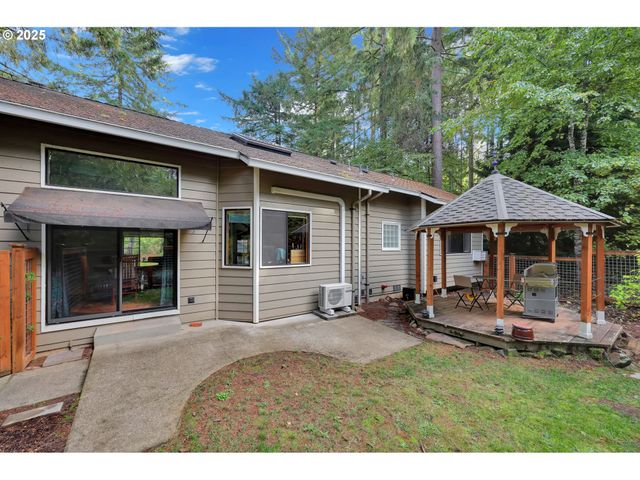 3828 ASHFORD Dr, Eugene, OR 97405