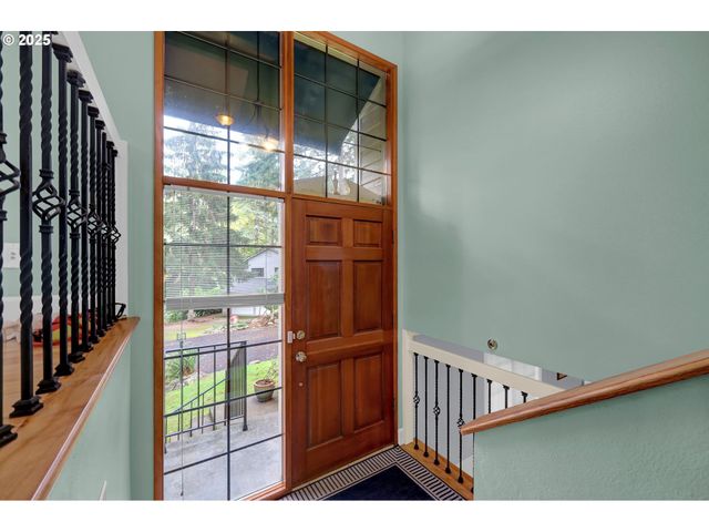 3828 ASHFORD Dr, Eugene, OR 97405