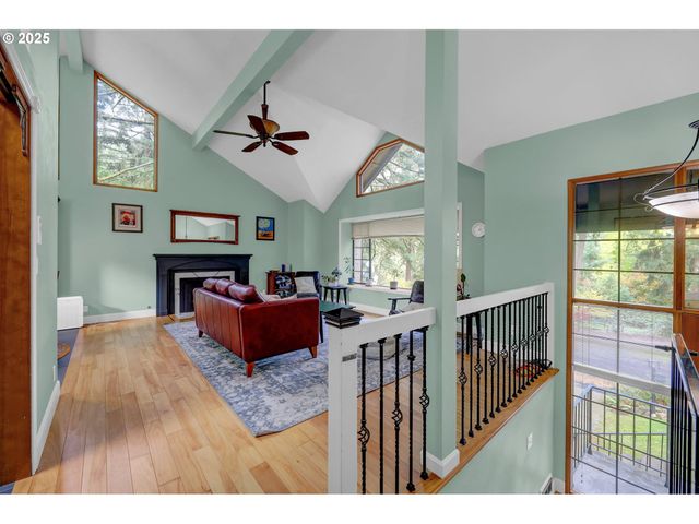 3828 ASHFORD Dr, Eugene, OR 97405