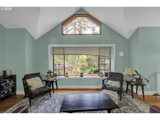 3828 ASHFORD Dr, Eugene, OR 97405