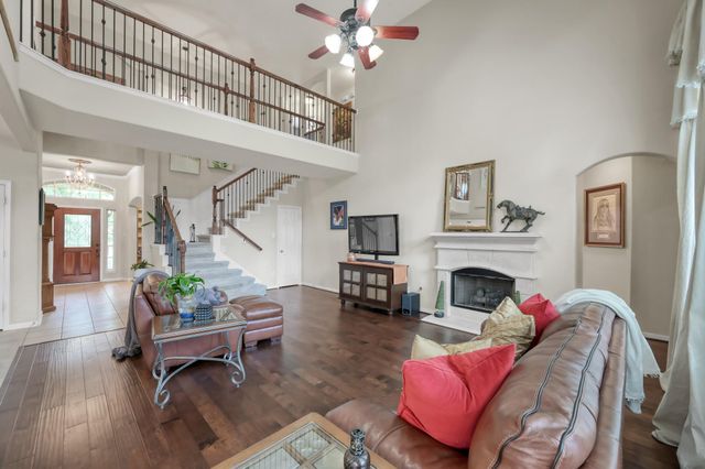 2502 Wynden Meadow Lane, Conroe, TX 77304