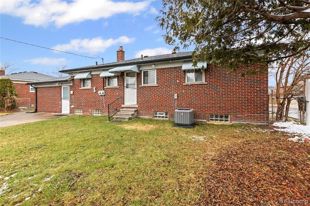 20336 Cedar Street, Saint Clair Shores, MI 48081