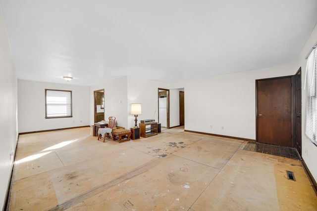 9317 Southmoor Avenue, Highland, IN 46322