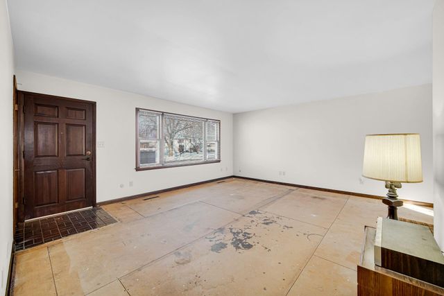 9317 Southmoor Avenue, Highland, IN 46322