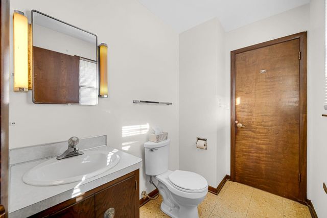 9317 Southmoor Avenue, Highland, IN 46322