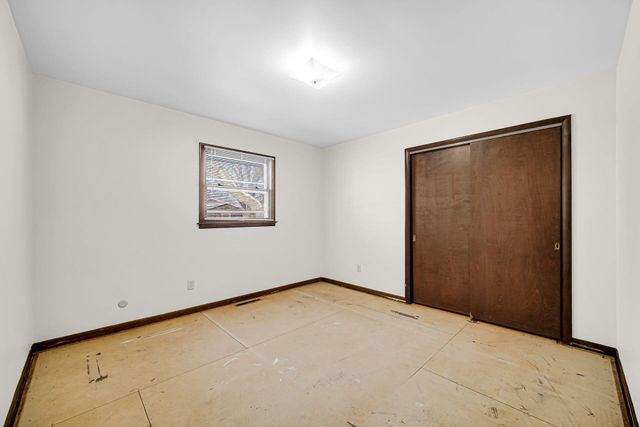 9317 Southmoor Avenue, Highland, IN 46322