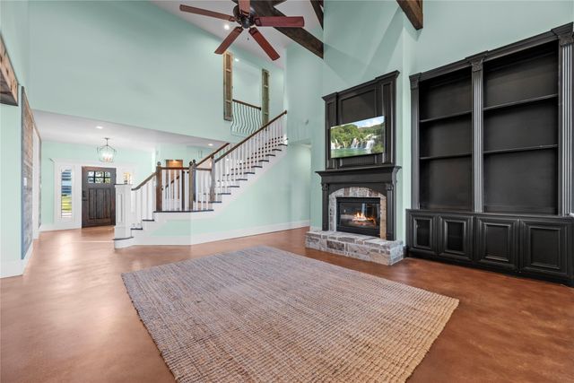 18904 W Grand Pine Circle, Montgomery, TX 77356