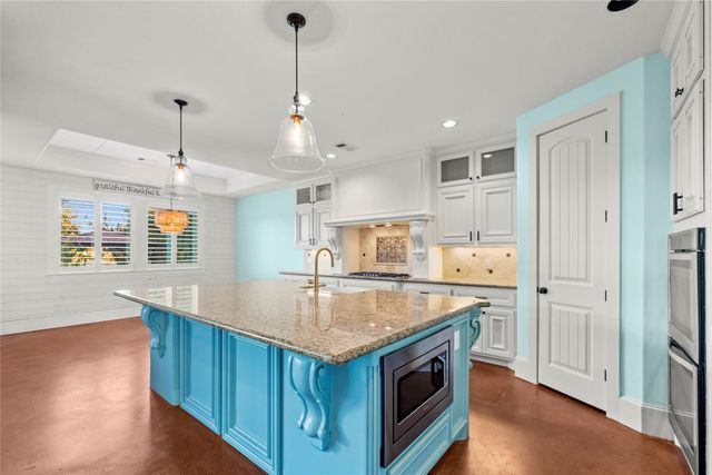 18904 W Grand Pine Circle, Montgomery, TX 77356