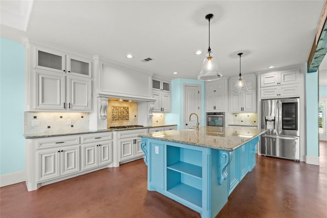 18904 W Grand Pine Circle, Montgomery, TX 77356