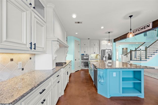 18904 W Grand Pine Circle, Montgomery, TX 77356