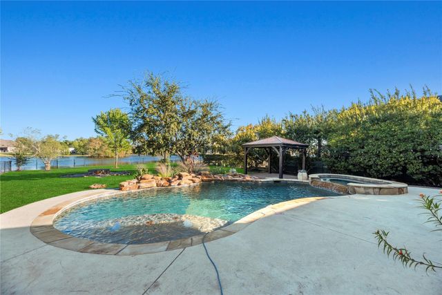 18904 W Grand Pine Circle, Montgomery, TX 77356