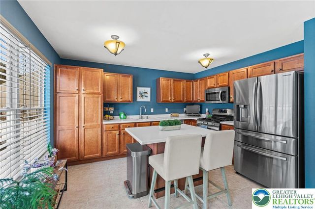 1616 Greystone Circle, Alburtis Boro, PA 18011