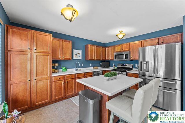 1616 Greystone Circle, Alburtis Boro, PA 18011