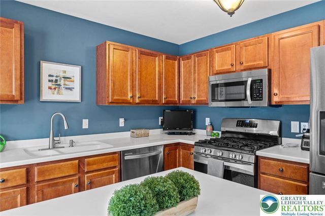 1616 Greystone Circle, Alburtis Boro, PA 18011