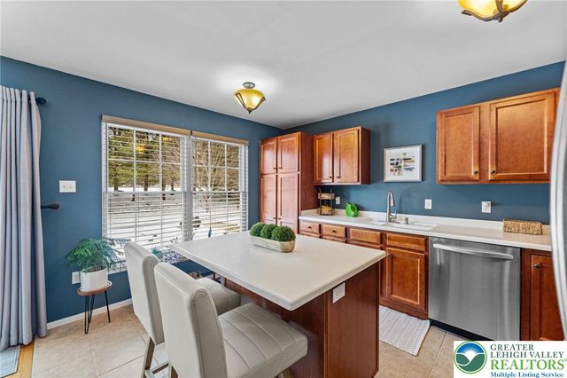 1616 Greystone Circle, Alburtis Boro, PA 18011