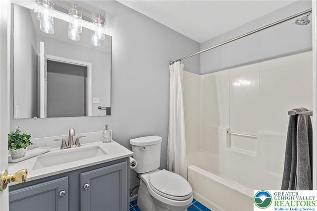 1616 Greystone Circle, Alburtis Boro, PA 18011