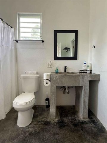 21 CALLE MARGIN MARTINEZ, Vieques, PR 00765