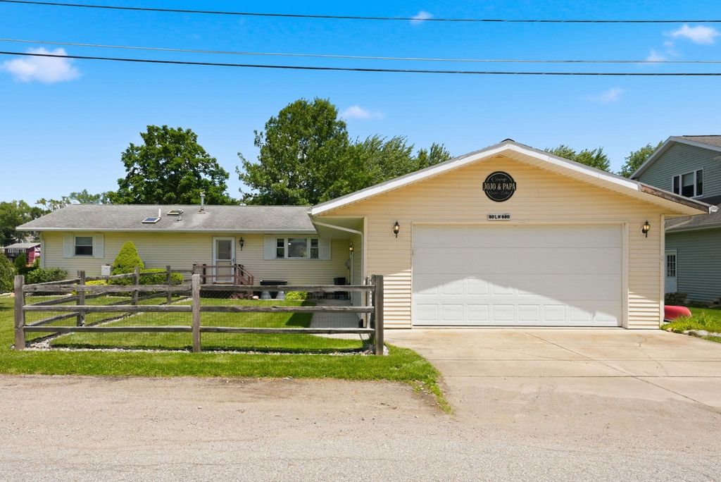 80 Lane 880 Snow Lake, Fremont, IN 46737