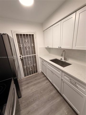 12195 W Dixie Hwy 6e 6E, North Miami, FL 33161