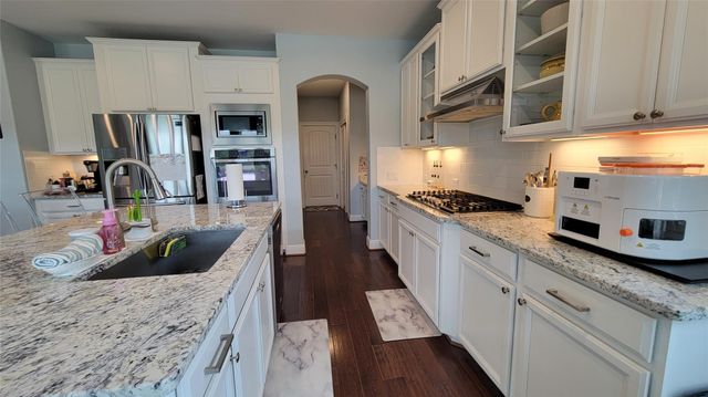 15824 Cinca Terra DR, Bee Cave, TX 78738