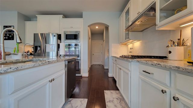 15824 Cinca Terra DR, Bee Cave, TX 78738