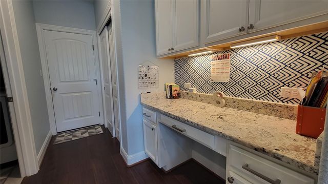 15824 Cinca Terra DR, Bee Cave, TX 78738