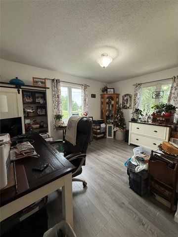 910 G Avenue, Vinton, IA 52349