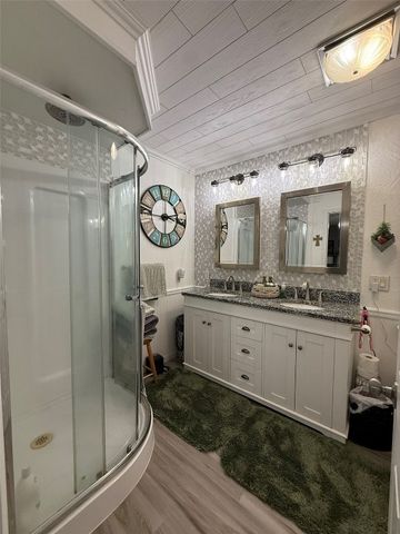 910 G Avenue, Vinton, IA 52349