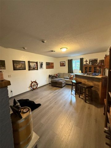 910 G Avenue, Vinton, IA 52349