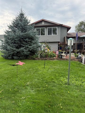 910 G Avenue, Vinton, IA 52349