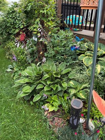 910 G Avenue, Vinton, IA 52349