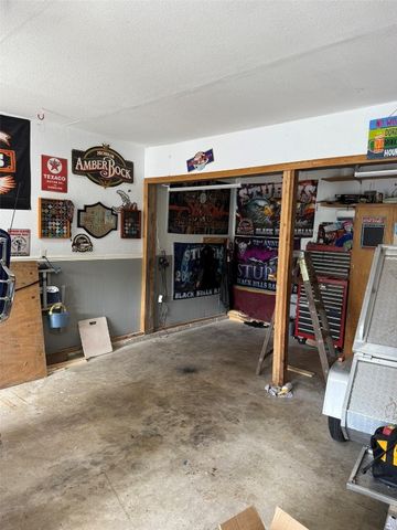 910 G Avenue, Vinton, IA 52349