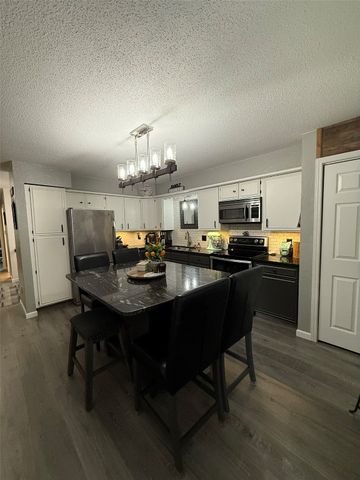 910 G Avenue, Vinton, IA 52349