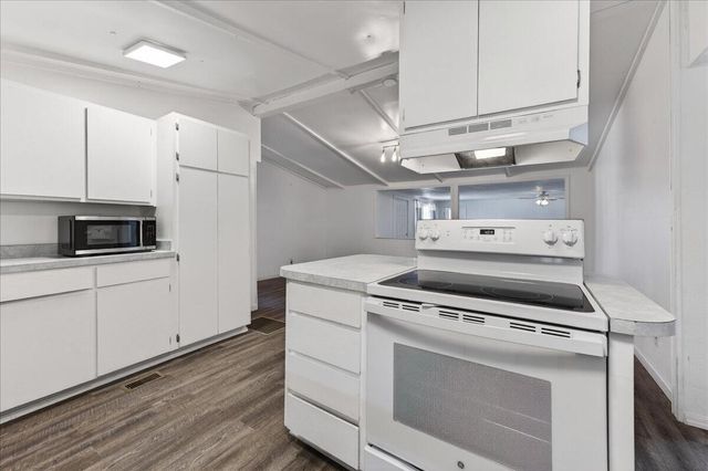 5483 Co Hwy 1087, Defuniak Springs, FL 32433