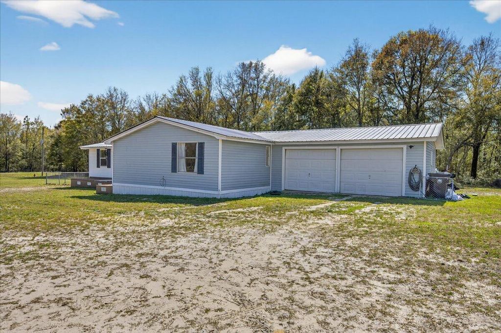 5483 Co Hwy 1087, Defuniak Springs, FL 32433