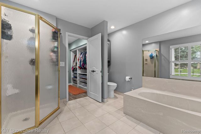 9837 Burning Tree Drive, Grand Blanc Charter Township, MI 48439