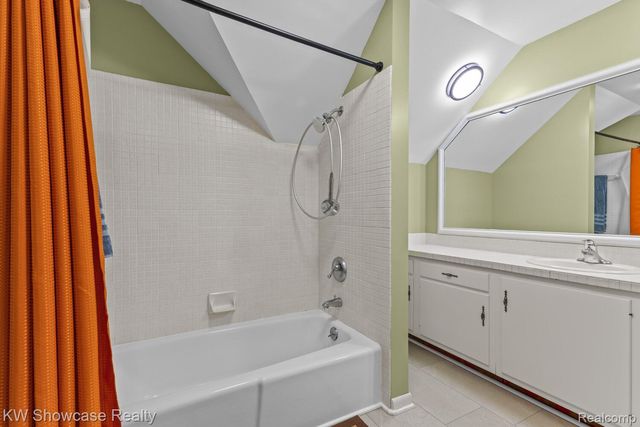 9837 Burning Tree Drive, Grand Blanc Charter Township, MI 48439