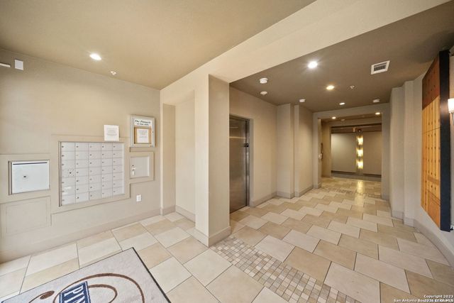 7342 Oak Manor Dr Apt 1205, San Antonio, TX 78229