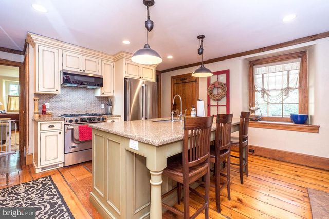 1 VILLAGE WAY, Plymouth Meeting, PA 19462