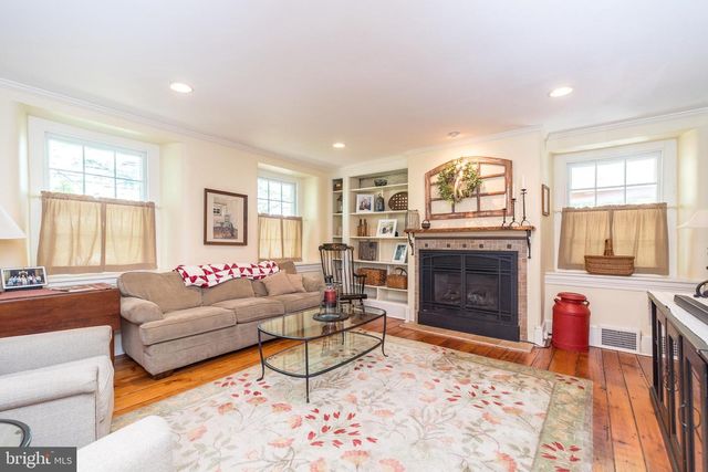 1 VILLAGE WAY, Plymouth Meeting, PA 19462