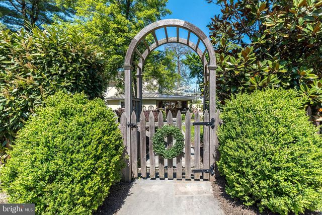 1 VILLAGE WAY, Plymouth Meeting, PA 19462