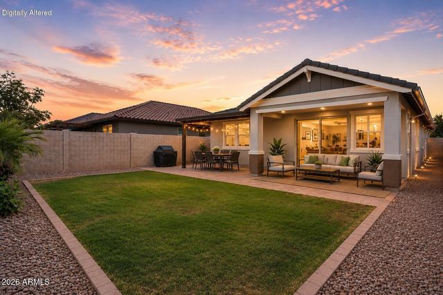 2818 W MARTINEZ Drive, San Tan Valley, AZ 85144