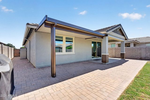 2818 W MARTINEZ Drive, San Tan Valley, AZ 85144