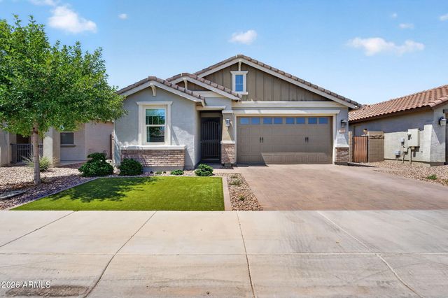 2818 W MARTINEZ Drive, San Tan Valley, AZ 85144