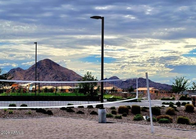 2818 W MARTINEZ Drive, San Tan Valley, AZ 85144