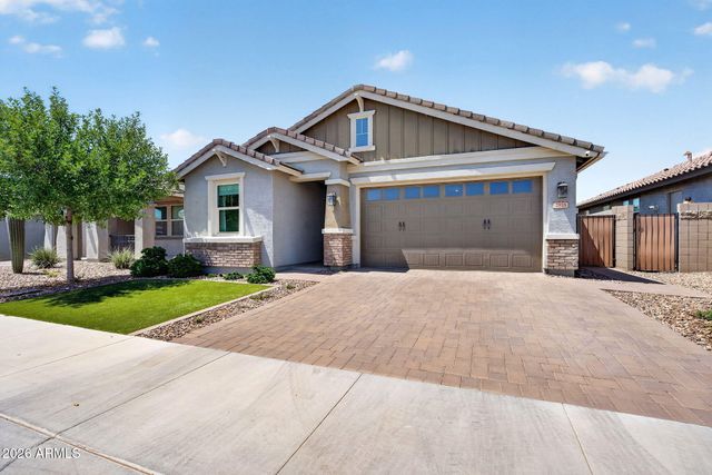 2818 W MARTINEZ Drive, San Tan Valley, AZ 85144
